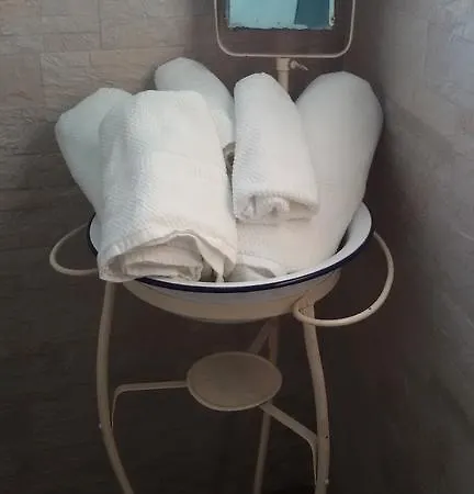 Nonni Devia Фермерский дом Lucinasco